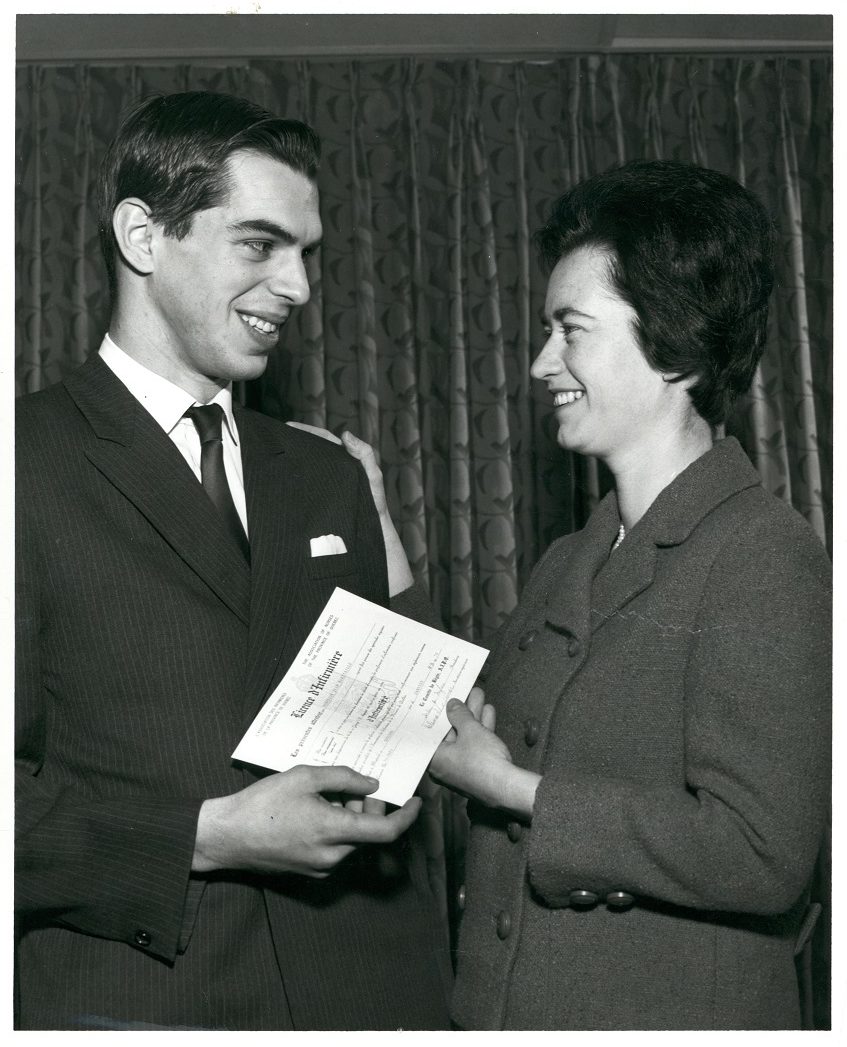 Helen Taylor grants first ever ANPQ license to a male nurse named Jean Robitaille in 1970