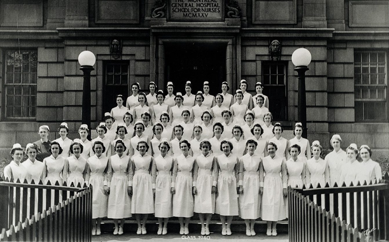 group photo showing nursing class of 1941
